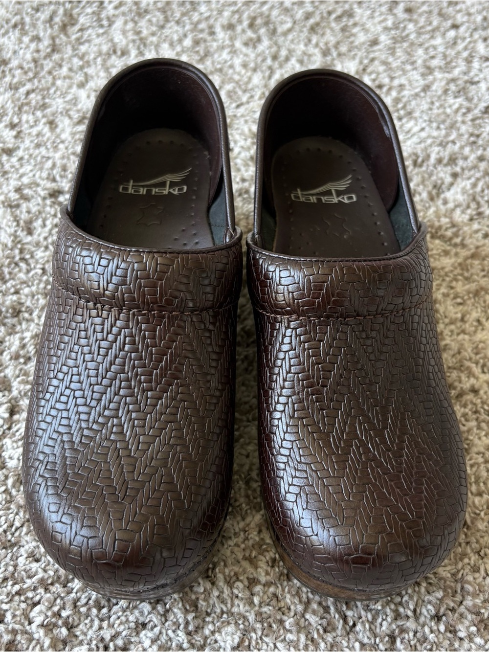 Dansko Women’s Brown Leather Woven Patent Mule Size 36EU/6US
